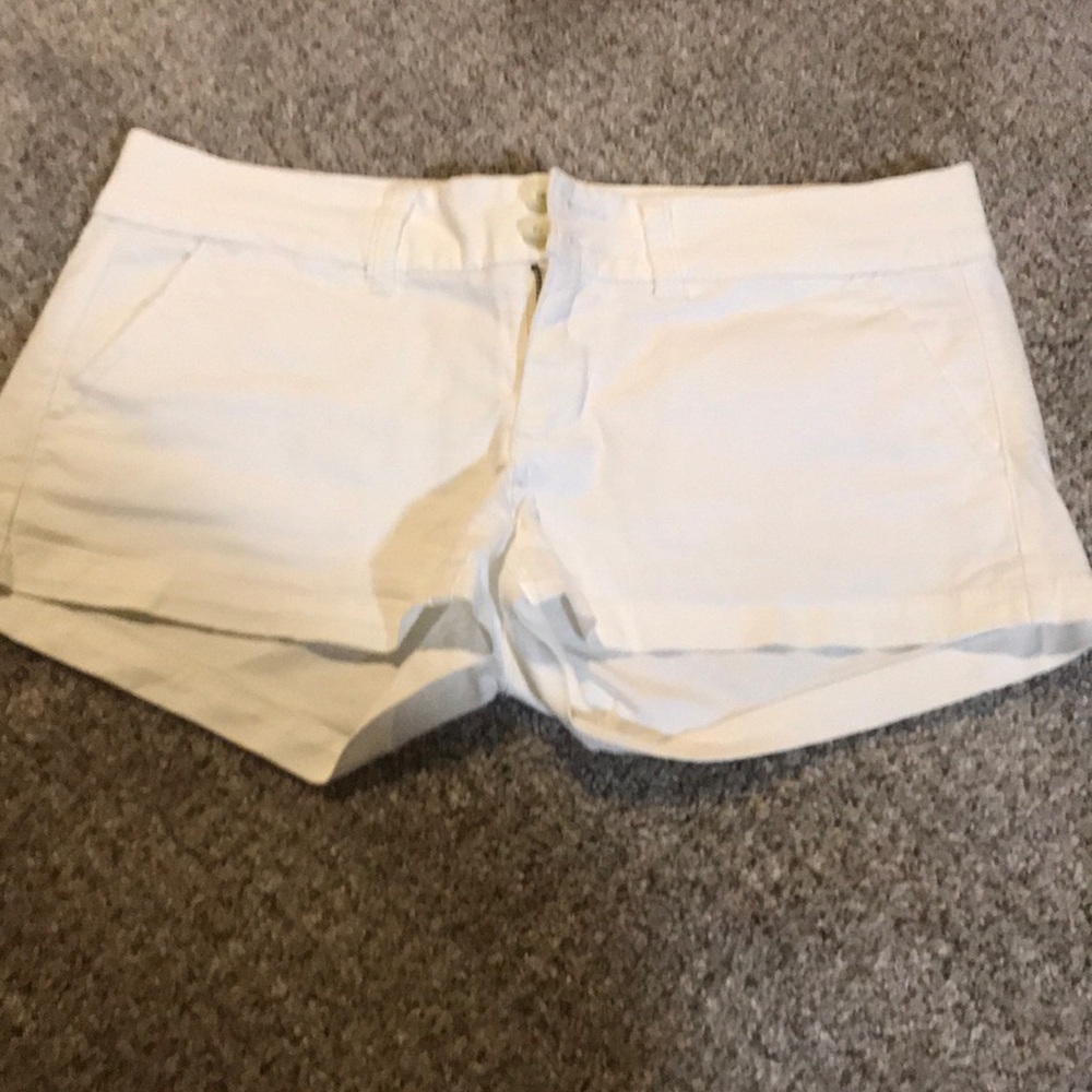White American eagle shorts
